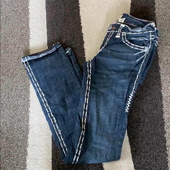 size 28 in women's jeans is what size
